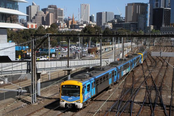 Siemens 762M on a down Sandringham service at Richmond Junction