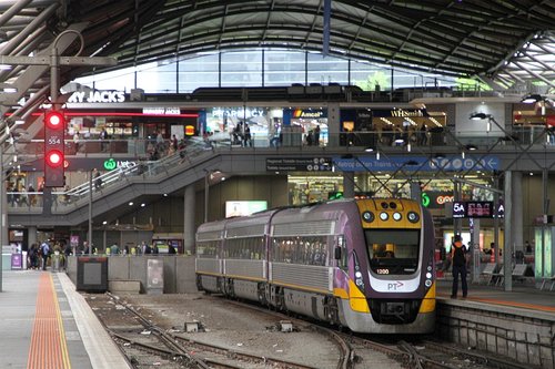 VLocity VL00 at Southern Cross platform 5