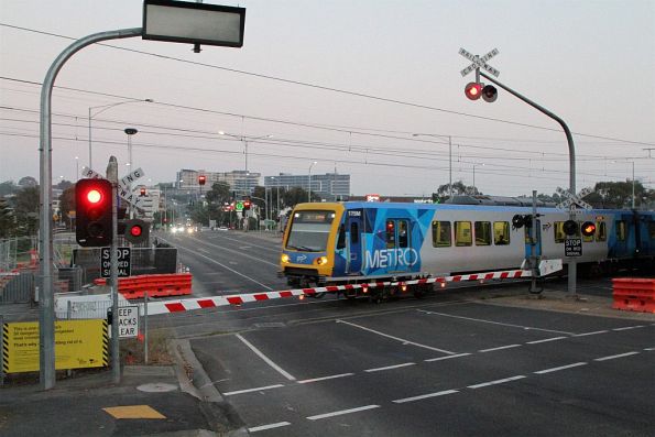 X'Trapolis 175M crosses Toorak Road on an up Glen Waverley service