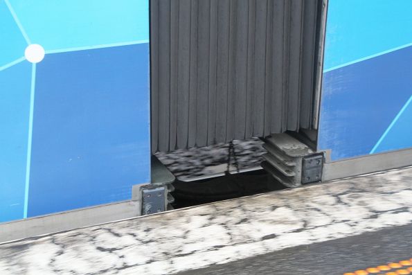 Smaller gap between Siemens train carriages and platform with the new Hubner gangway bellows