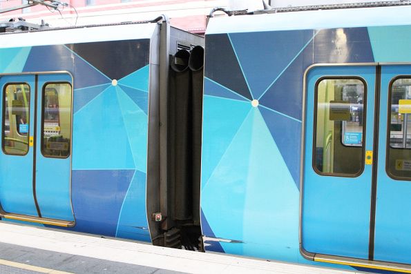 Rubber gangway bellows between X'Trapolis train carriages