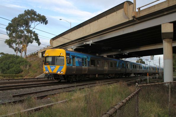 Alstom Comeng 676M departs Albion on the down