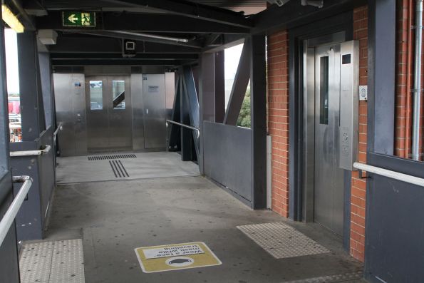 Second lift added at the western entry to Watergardens station