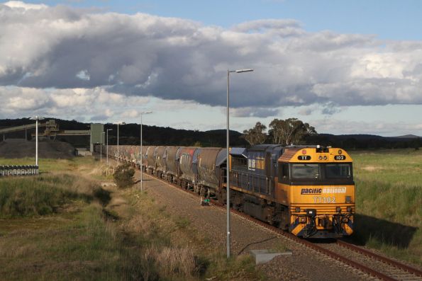 TT102 stabled with TT104 on a push-pull aggregate train at the Lynwood quarry