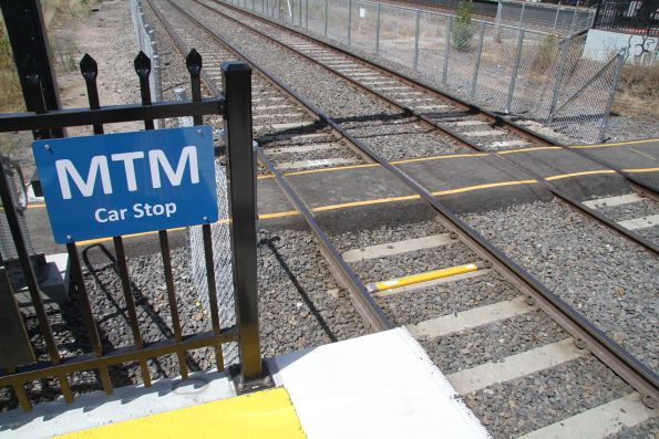 TrackLink III beacon fitted between the rails on the approach to Sunshine platform 1