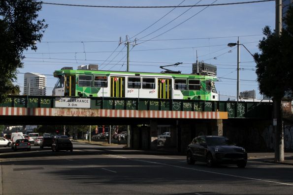 A1.253 passes over the Montague Street bridge