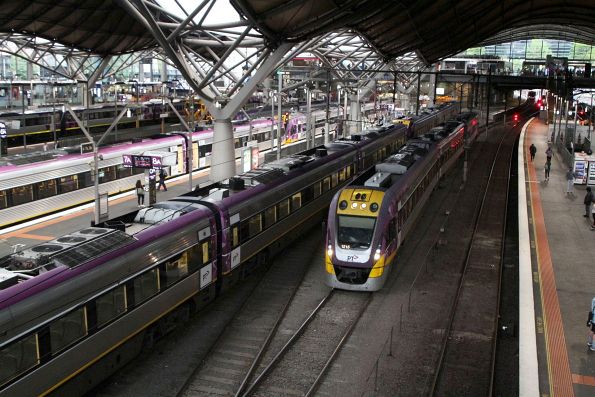 VLocity VL15 departs Southern Cross platform 8 south