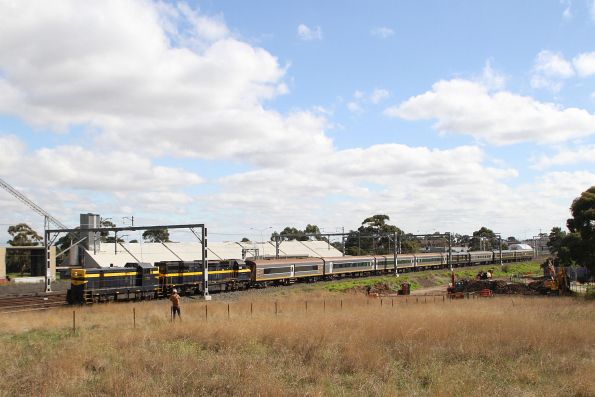 T357 leads C501 out of Sunshine bound for the Tottenham Triangle and Laverton