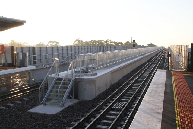 Transition to U-trough viaduct at the up end 