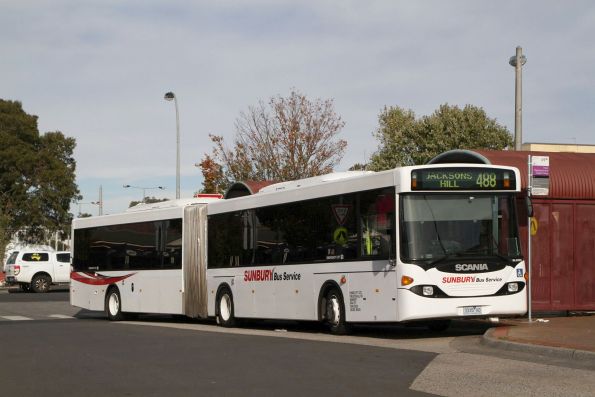 Sunbury Bus Service articulated bus #35 3335AO on route 488 at Sunbury station