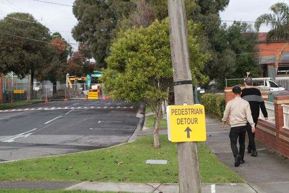 Shared path detour at Sunshine station leads to another dead end - Station Place is also getting dug up for unrelated works!