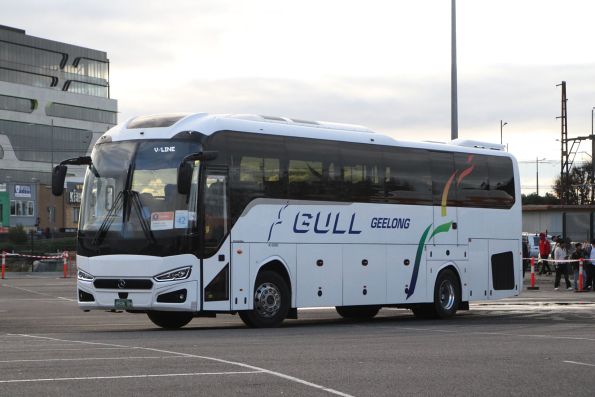 Gull Geelong coach BS06GH on a Sunbury rail replacement service at Sunshine station