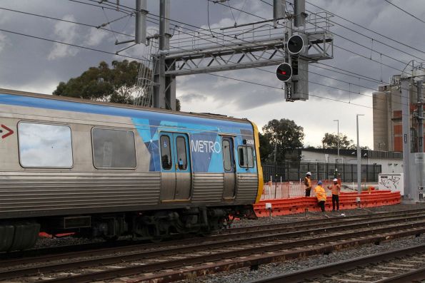 Metro Trains staff work on failed signal ALB545 at Albion, EDI Comeng 546M waiting for permission to proceed