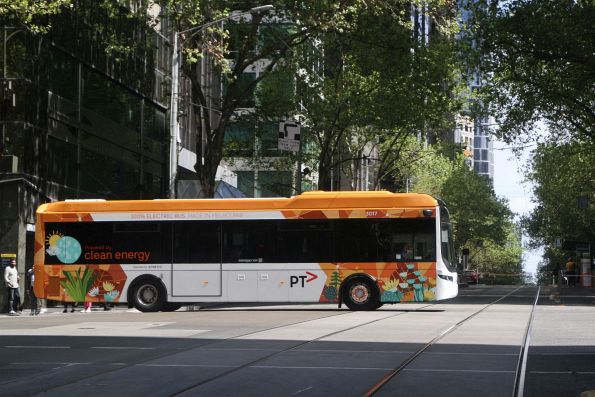 Kinetic electric bus #3017 BS10SA at Queen and Bourke Street