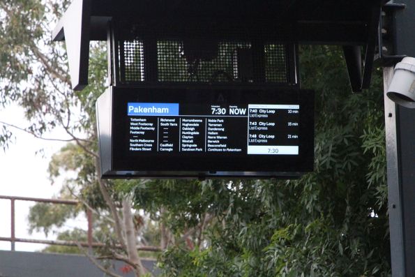 Pakenham train on the PIDS at Sunshine platform 1