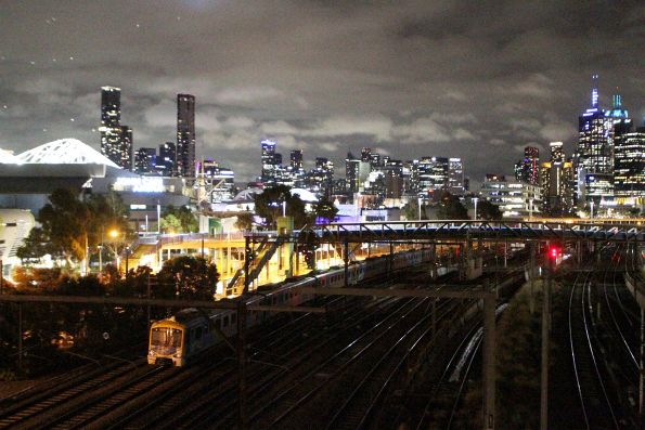 Siemens train 749M-2525T-750M and 772M-2536T-771M stuck at Richmond Junction with all four pantographs damaged