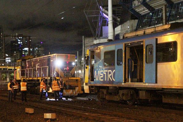 Y156 arrives at Richmond Junction to recover the first failed Siemens set