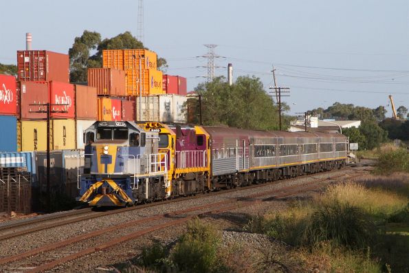 T387 leads N469 through Brooklyn on the up, returning from Inverleigh