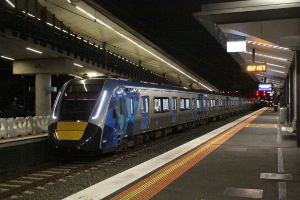 HCMT set 26 stopped at West Footscray platform 2 on the up