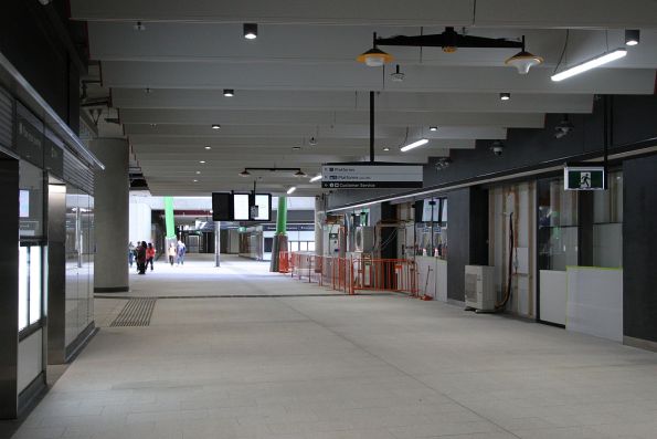 Domain Road end of the unpaid area concourse at Anzac station